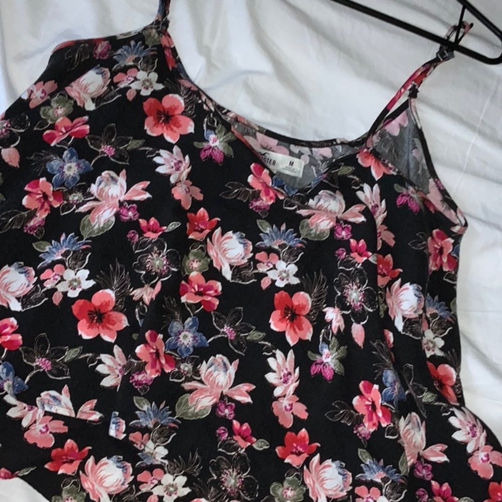 Crop top 🌺 - Picture 3 of 3